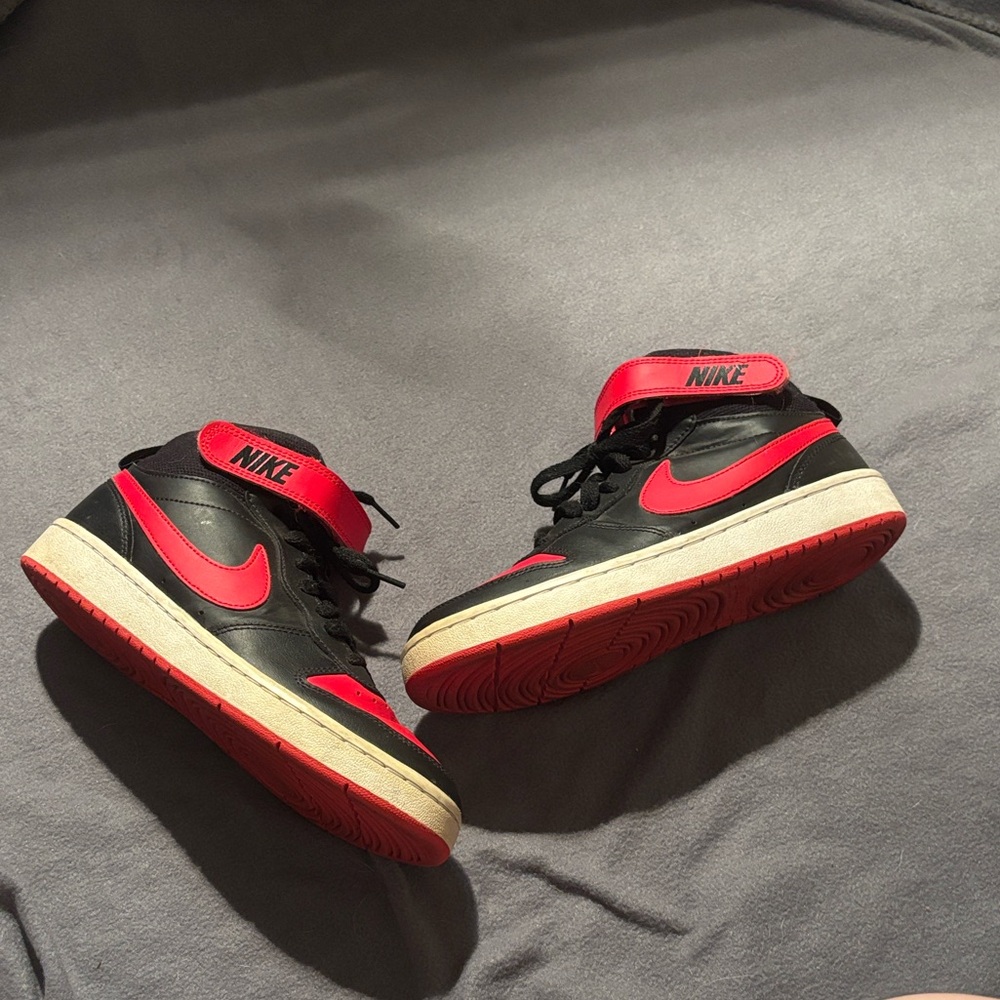 Nike Court Borough Mid2